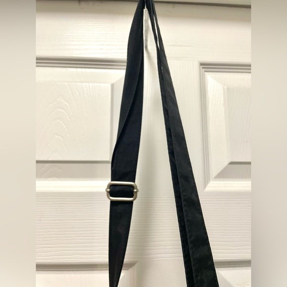 Baggallini Black Medium Crossbody Bag - Picture 8 of 8